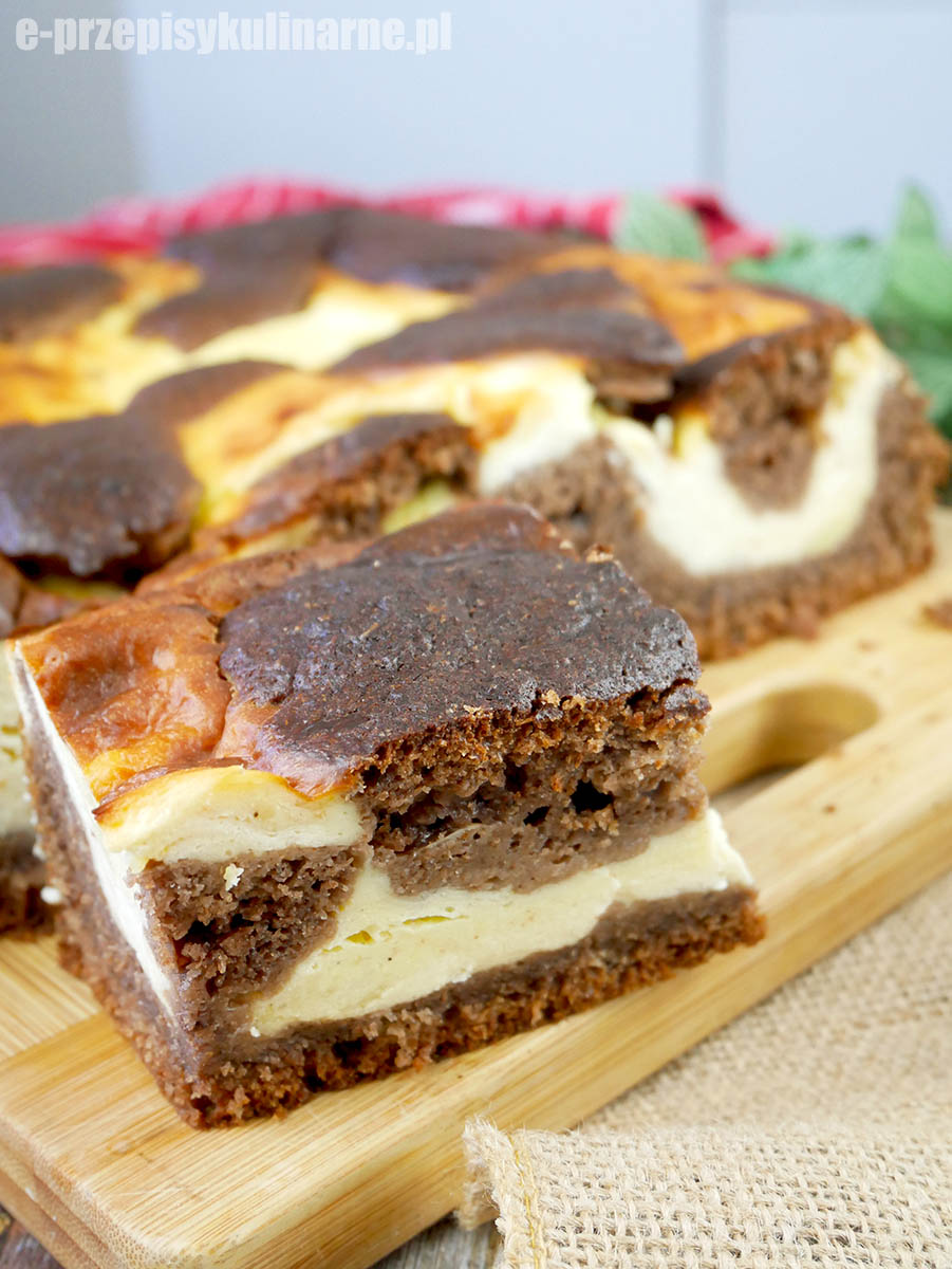 Sernik łaciaty z ciastem czekoladowym – zawsze się udaje