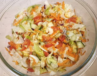 Surówka z sałaty lodowej i warzyw