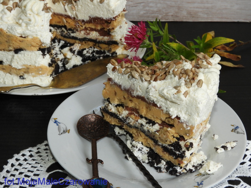 Tort bez pieczenia „Krówka”