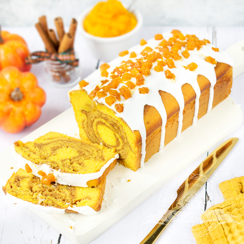 Babka cynamonowa z kandyzowaną dynią