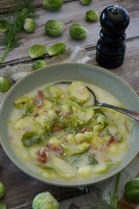 Zupa brukselkowa z boczkiem