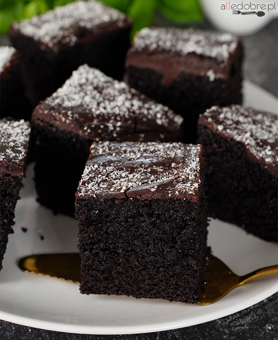 Ciasto z czarnym kakao