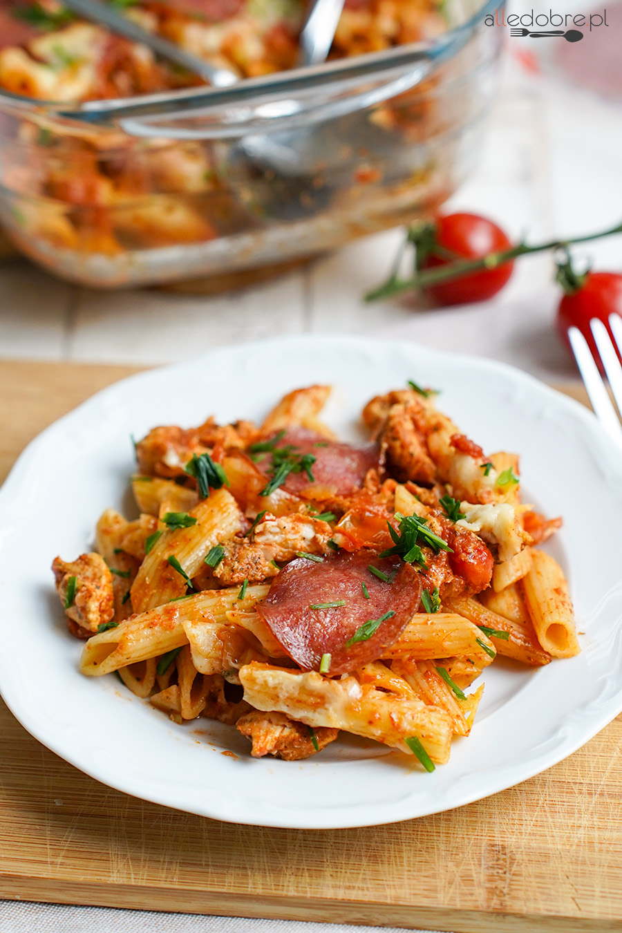 Zapiekanka makaronowa z salami