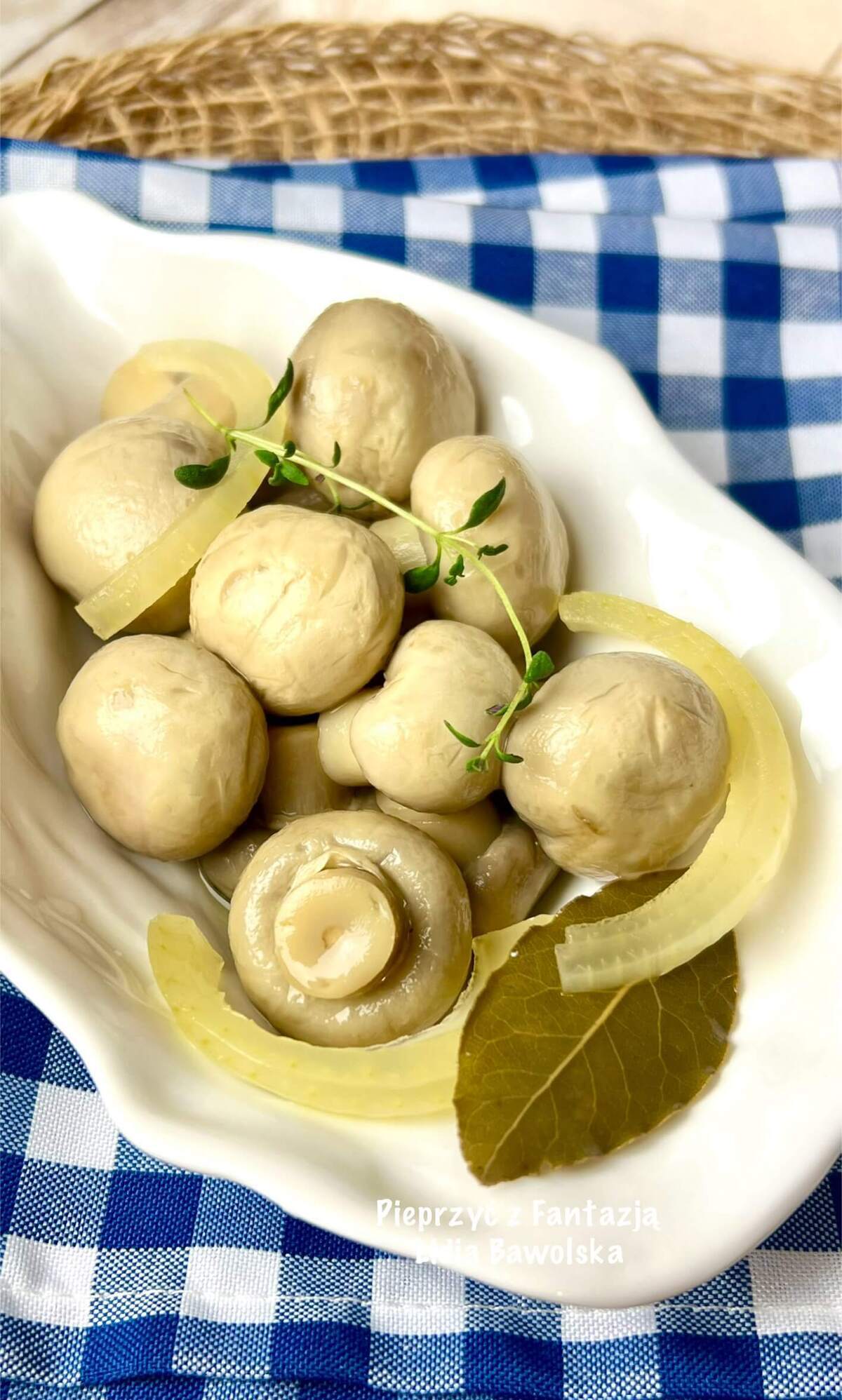 Pieczarki marynowane – delikatne i smakowite