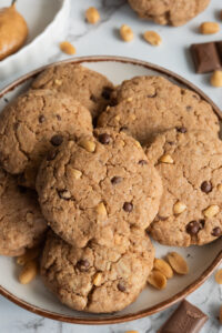 Czekoladowe ciastka z masłem orzechowym