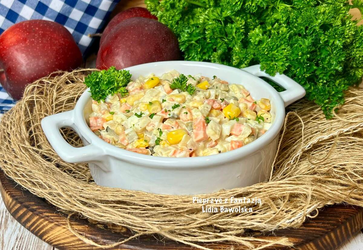 Sałatka jarzynowa z warzyw z rosołu – klasyka polskich świąt