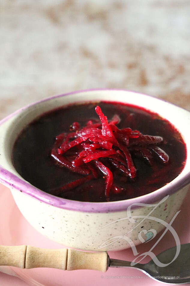 Czerwony Barszcz z Tartych Buraków