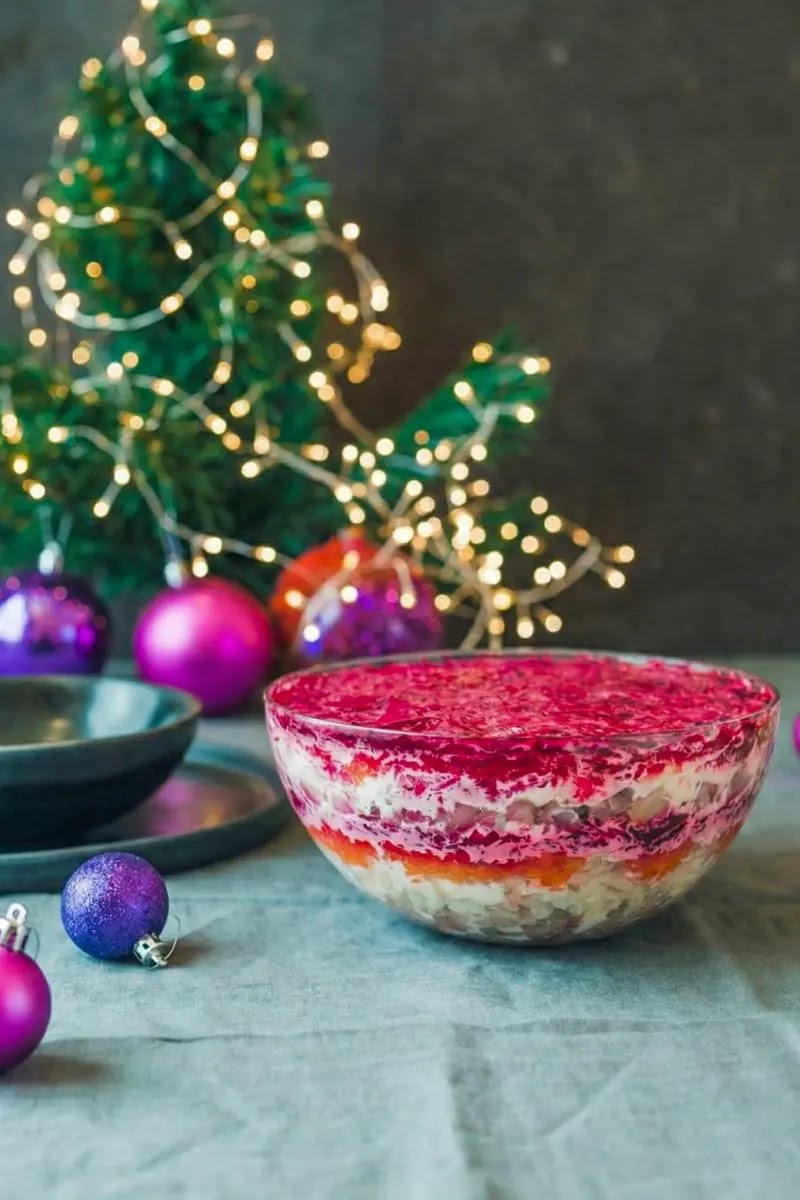 5 błędów, których lepiej unikać, przygotowując śledzie pod pierzynką