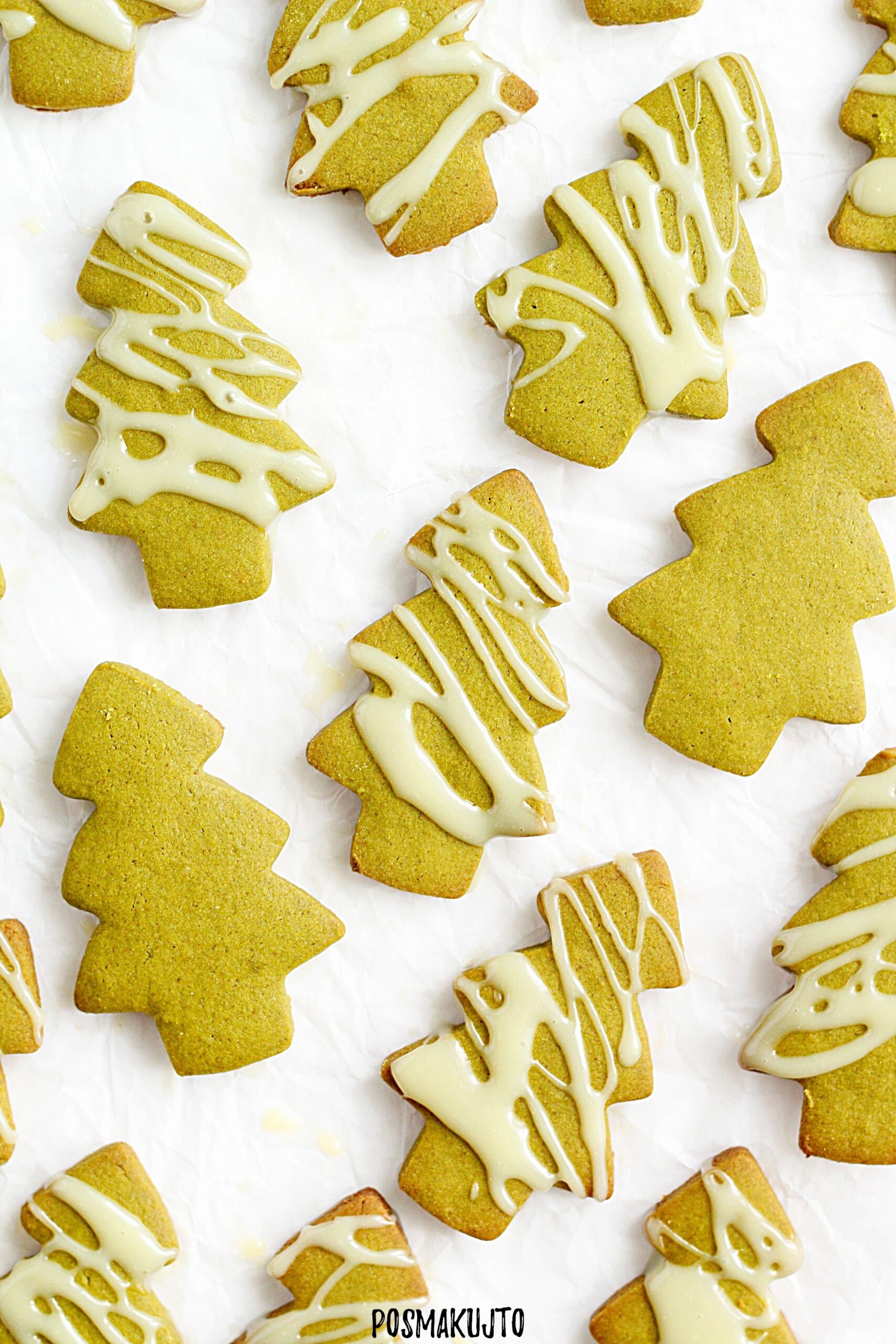 Kruche zielone ciasteczka choinki z Matcha