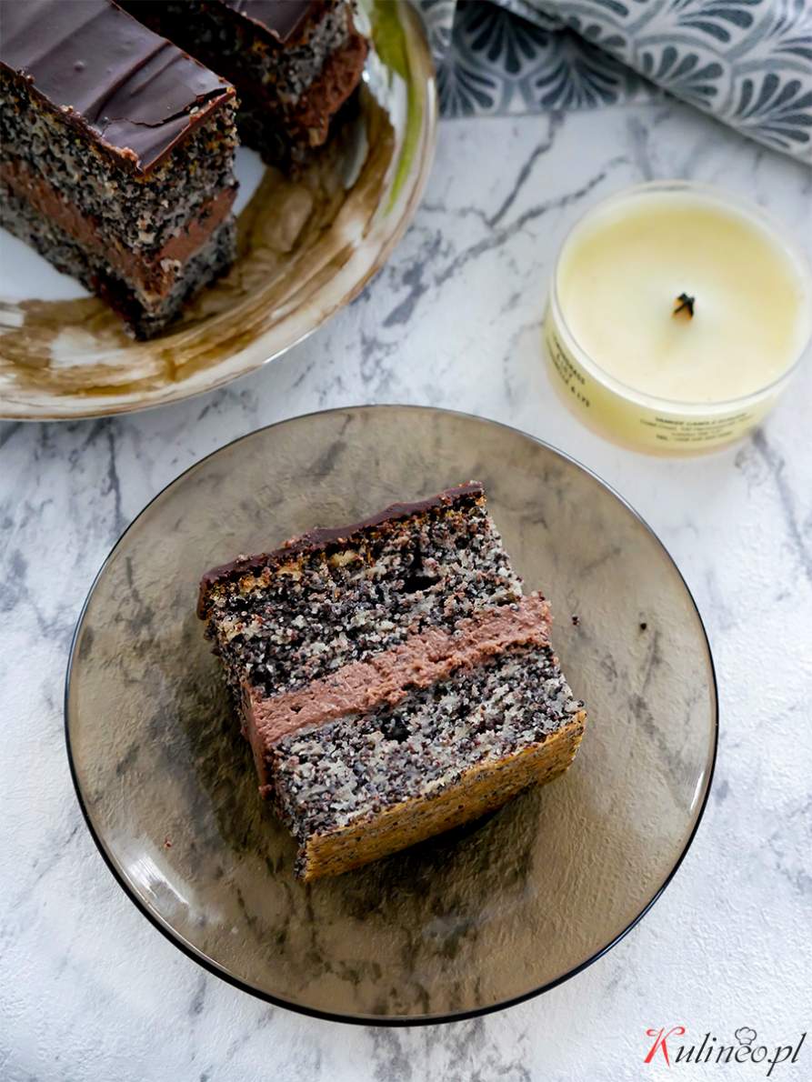 Makowiec z kremem czekoladowym