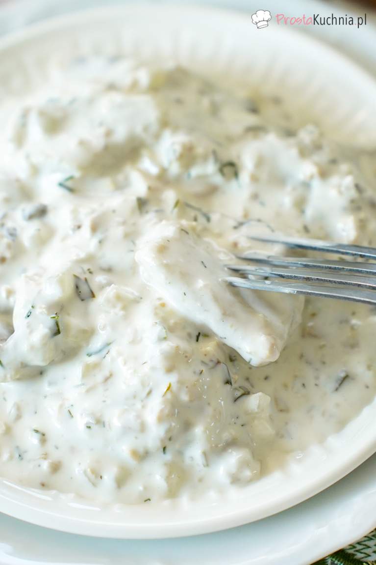 Śledzie w sosie śmiatanowo-koperkowym