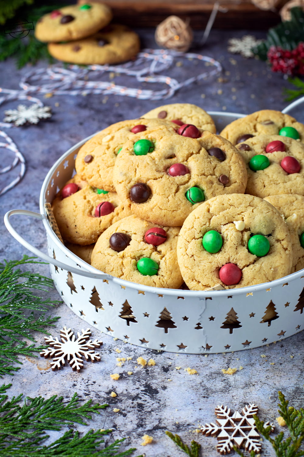 Ciasteczka z masłem orzechowym i m&m’s