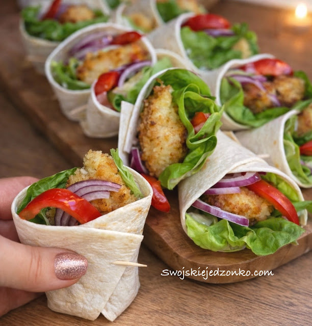 Mini kebaby z kurczaka w tortilli