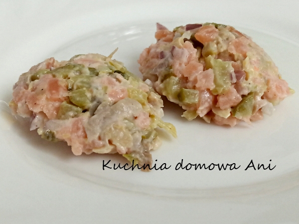 Tatar z wędzonego łososia