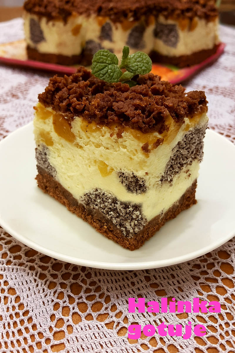 Sernik łaciaty z brzoskwiniami i makiem – wysoki, wilgotny i wyjątkowo domowy