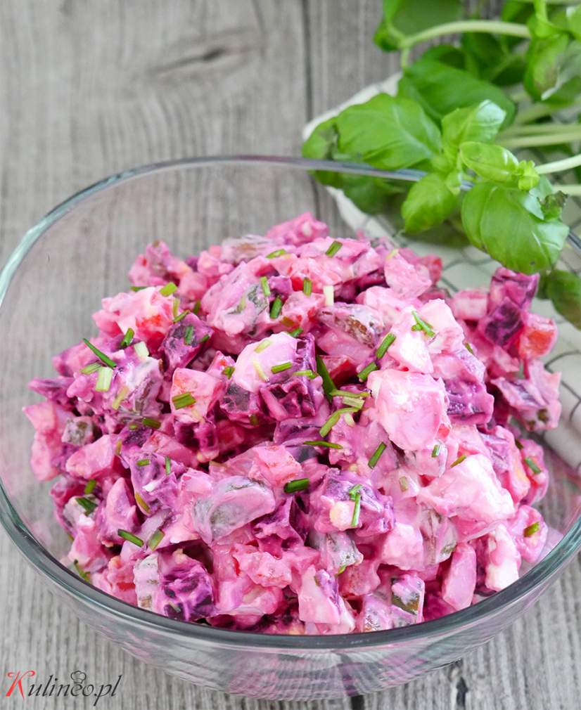 Sałatka jajeczna z burakiem