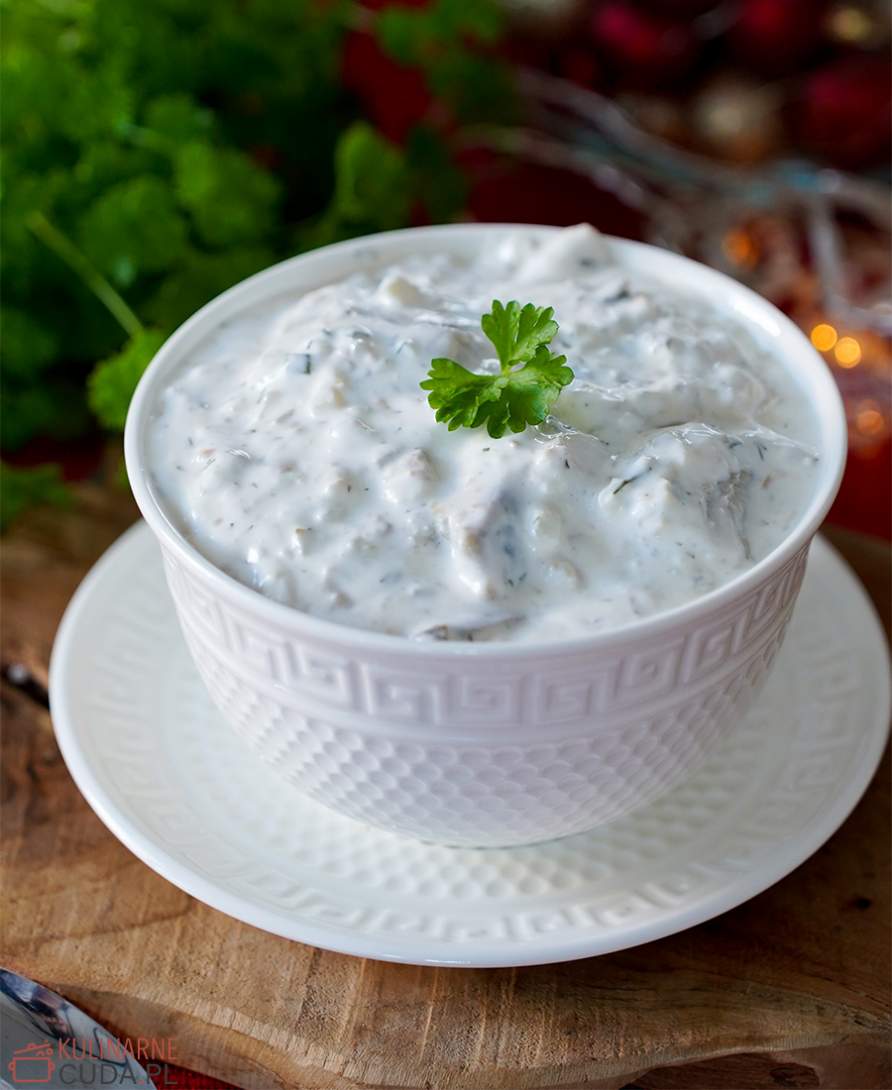 Śledzie w sosie koperkowym