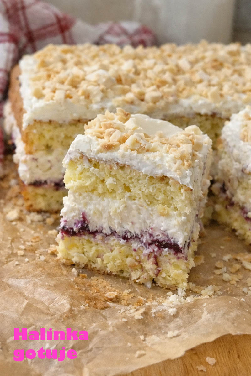 Porzeczkowy Przekładaniec – proste ciasto z kremem na niedzielę