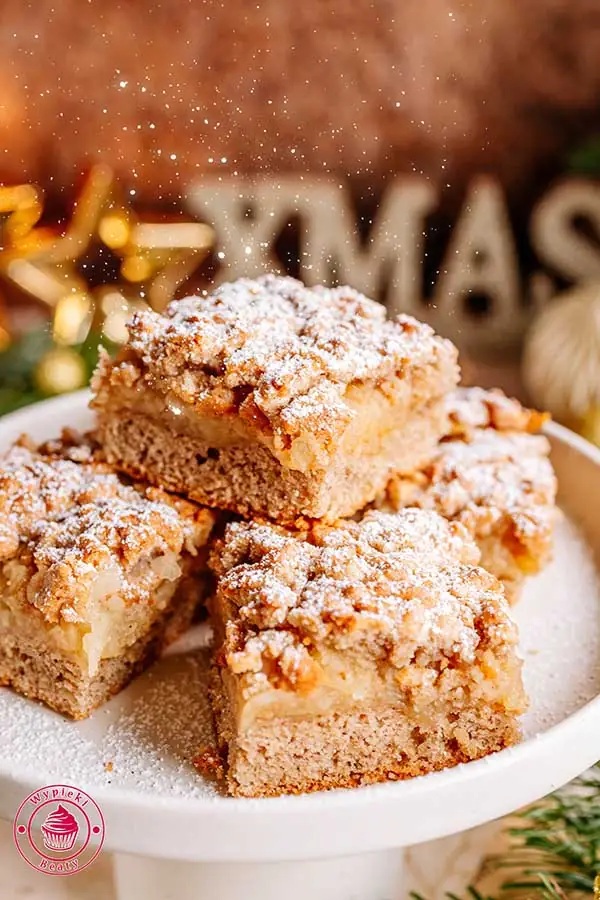 Piernikowa szarlotka na półkruchym cieście