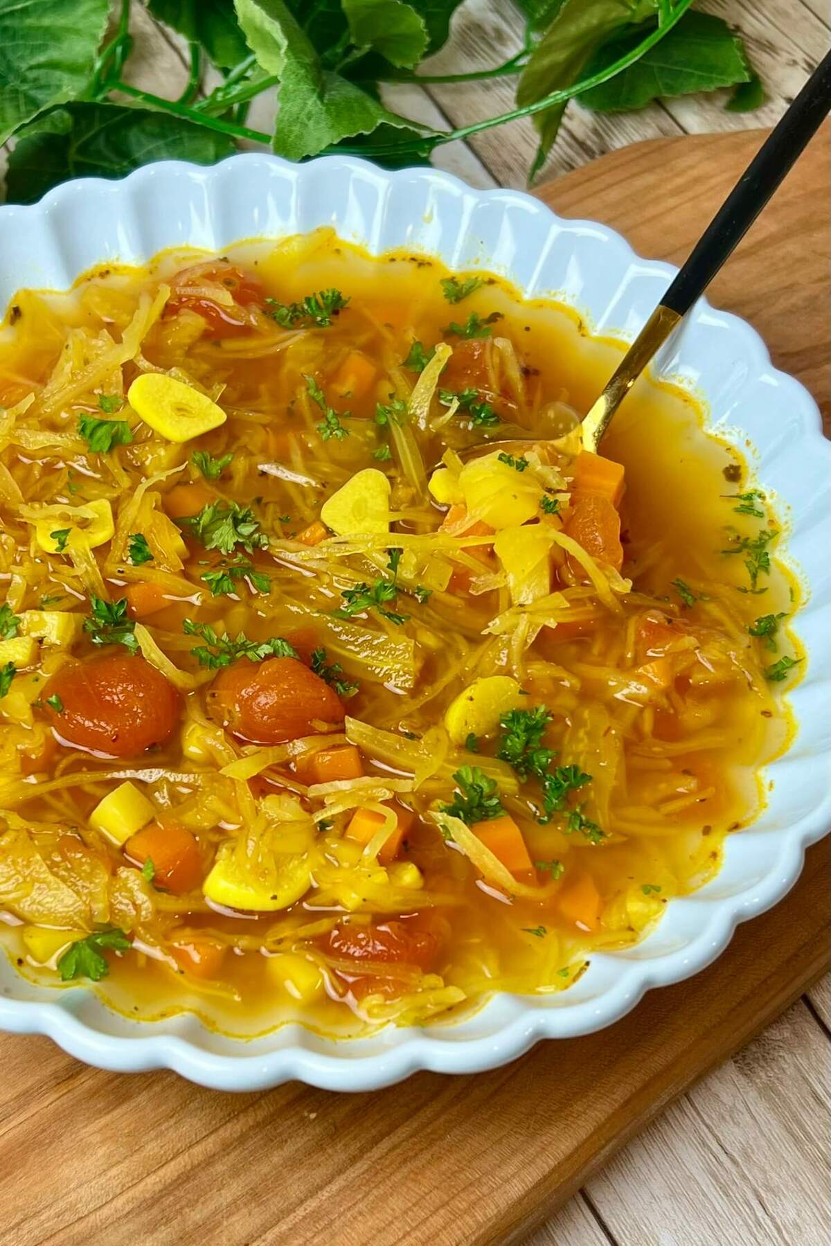 Zupa detoks z kapusty – lekka, szybka i idealna na reset