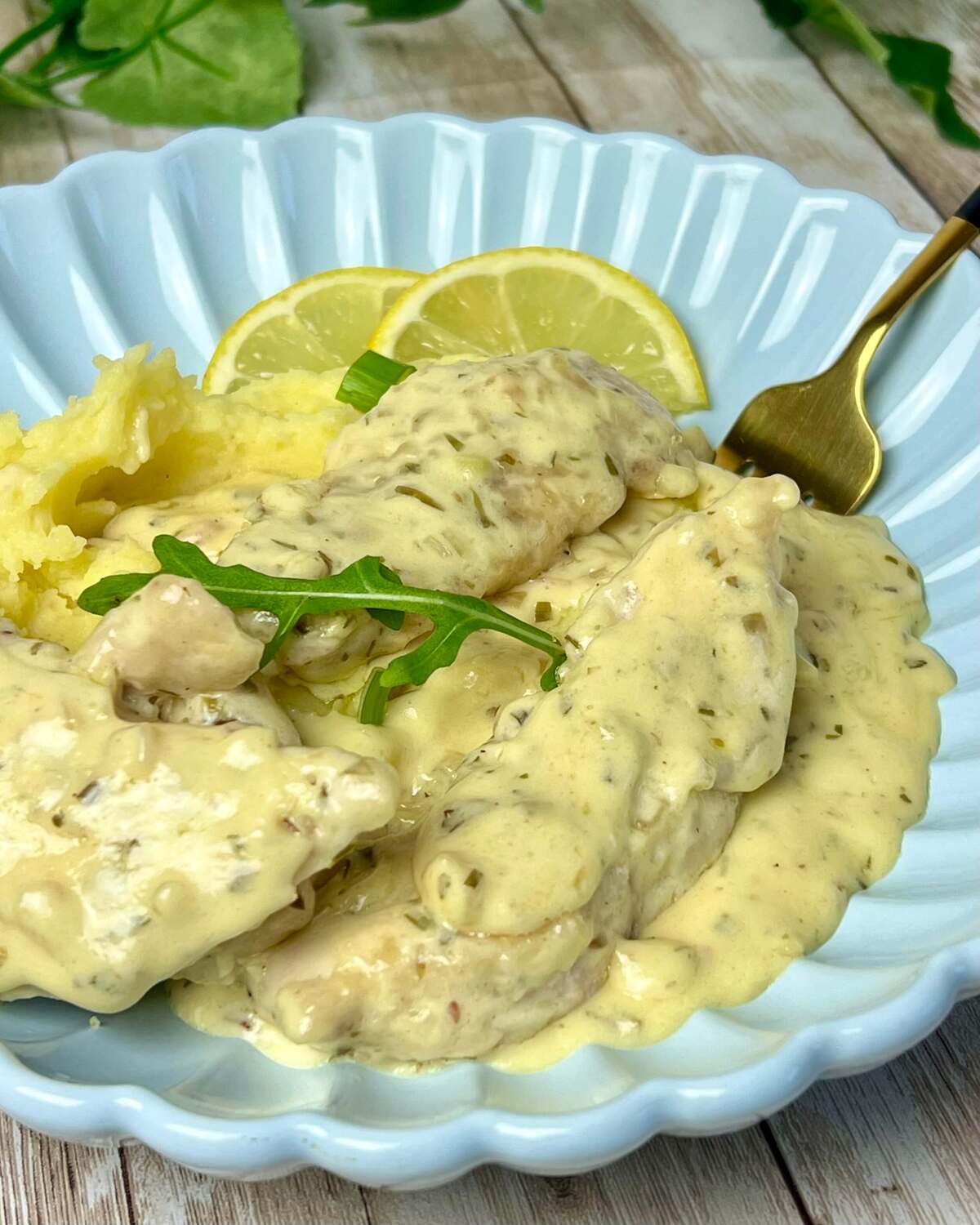 Kurczak w kremowym sosie estragonowym