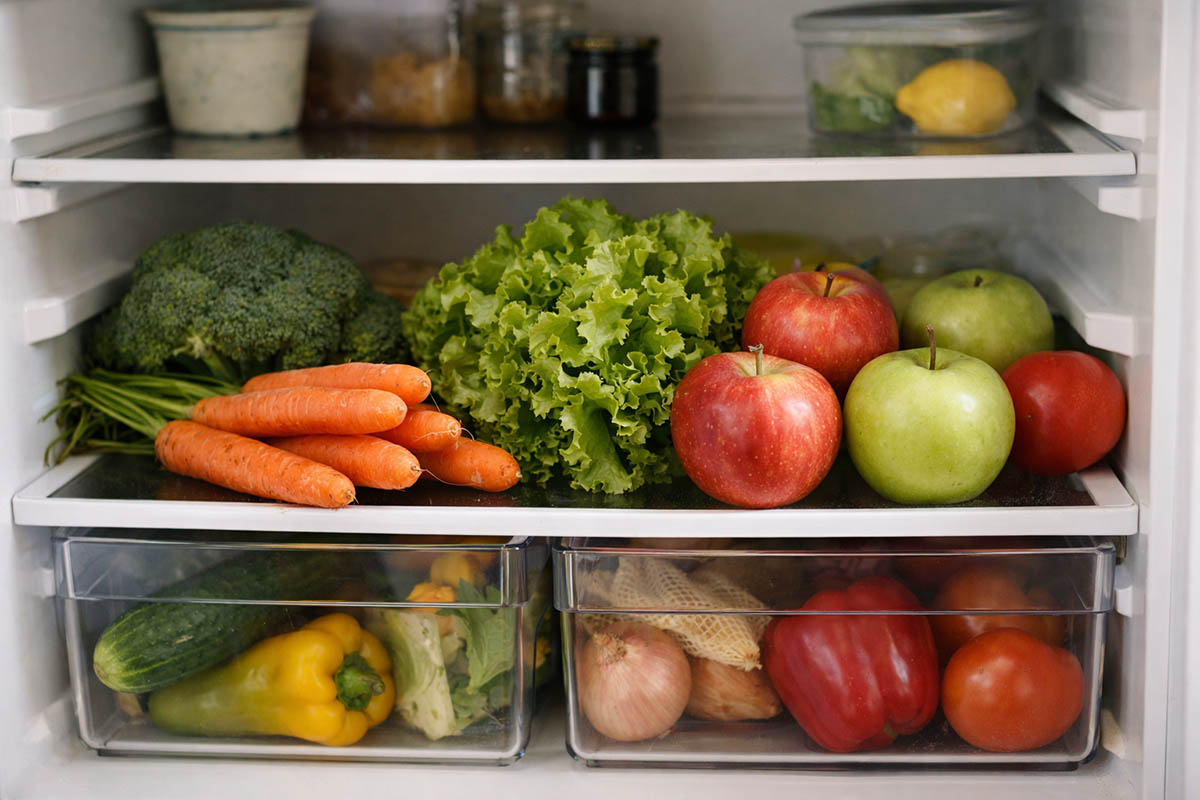 Które warzywa i owoce trzymać w lodówce, a które nie? Praktyczny przewodnik