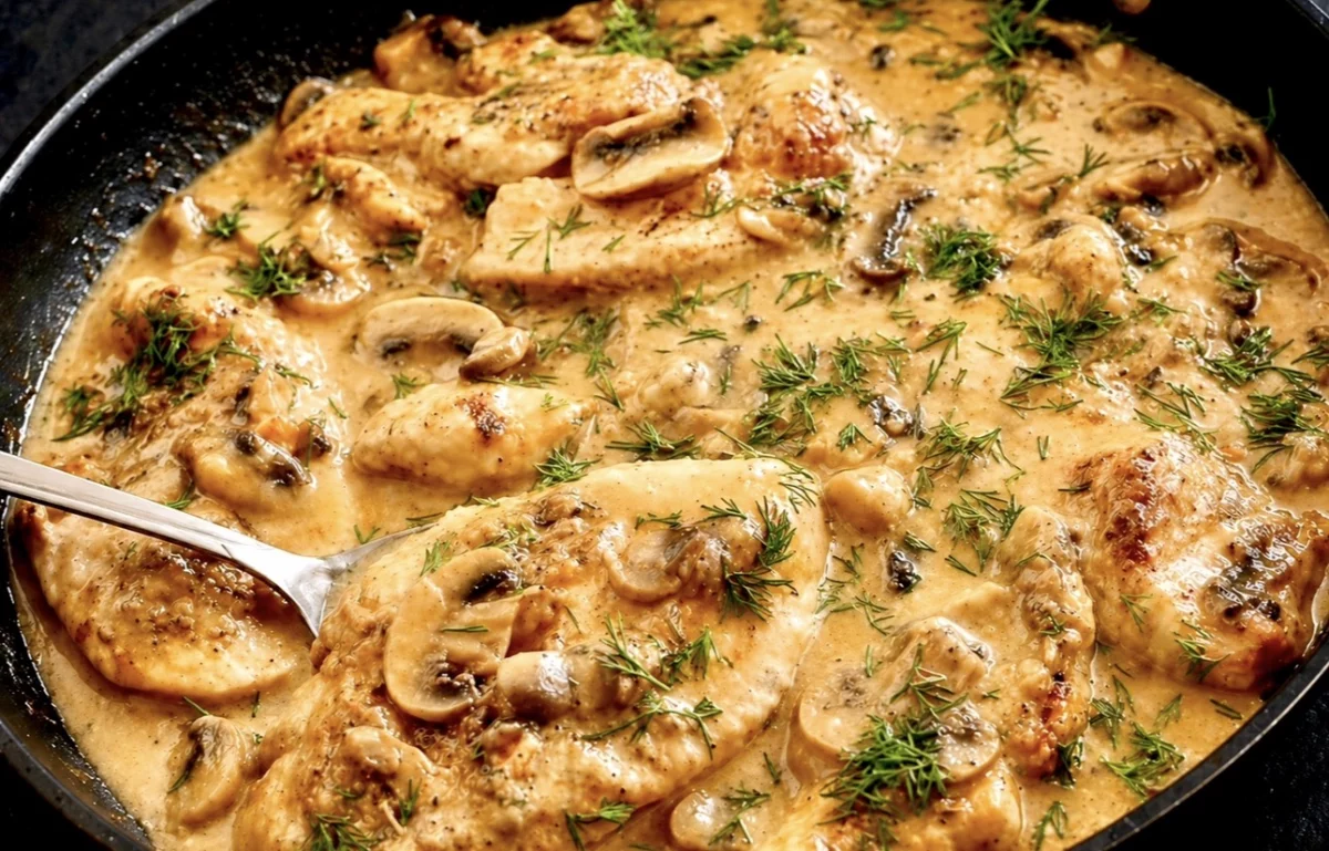 Maślane fileciki w kremowym sosie pieczarkowym