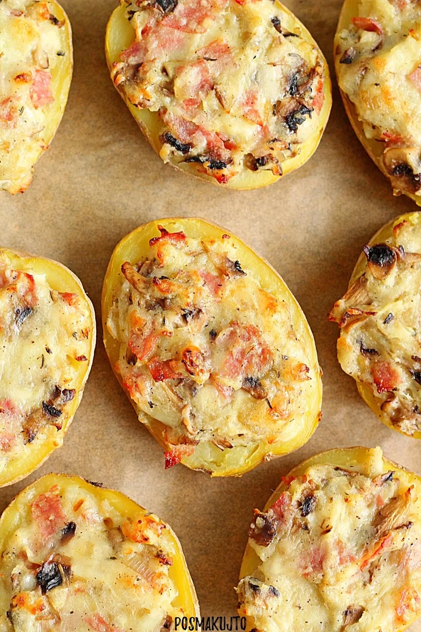 Pieczone ziemniaki faszerowane pieczarkami, serem i salami – prosty przepis