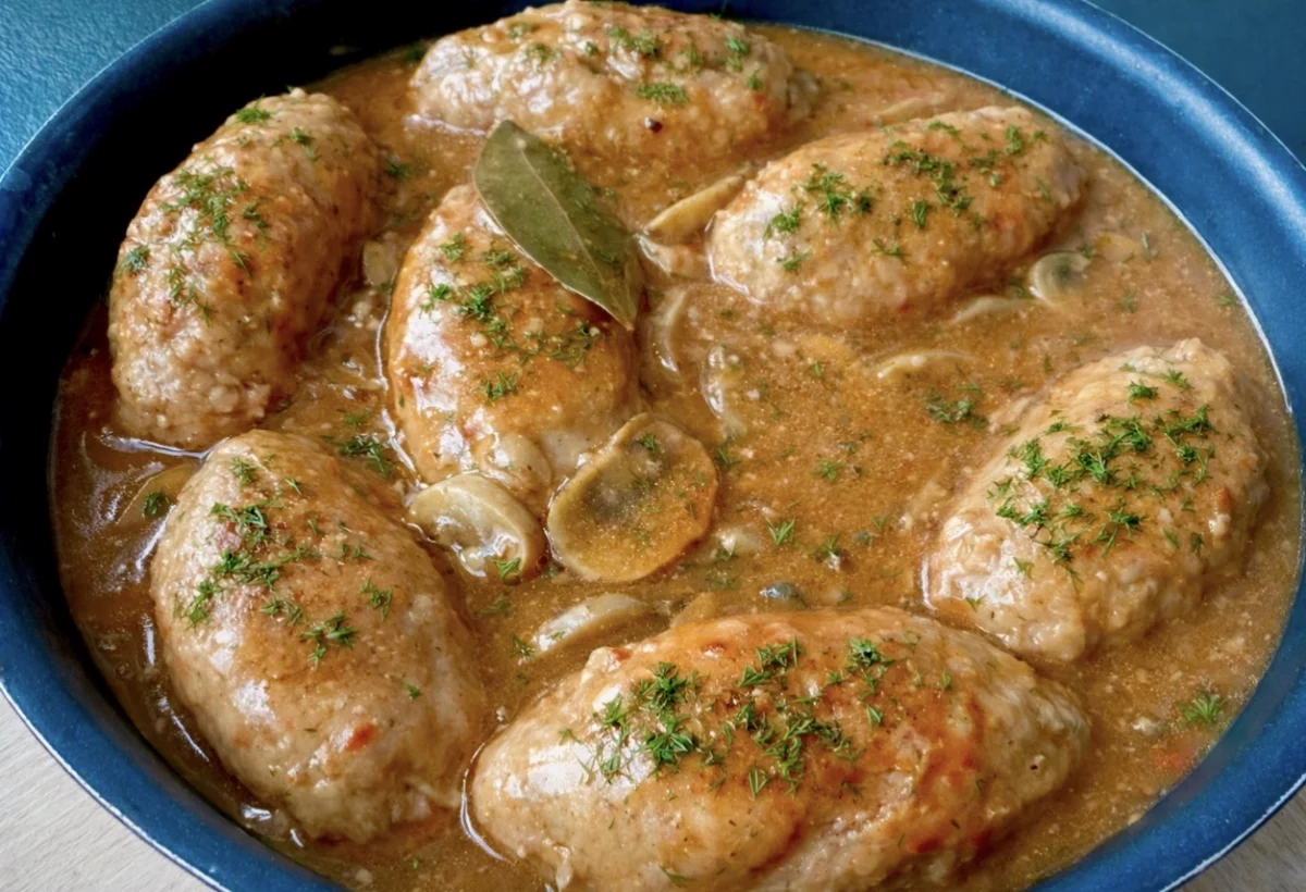 Swojskie zraziki w sosie pieczarkowym