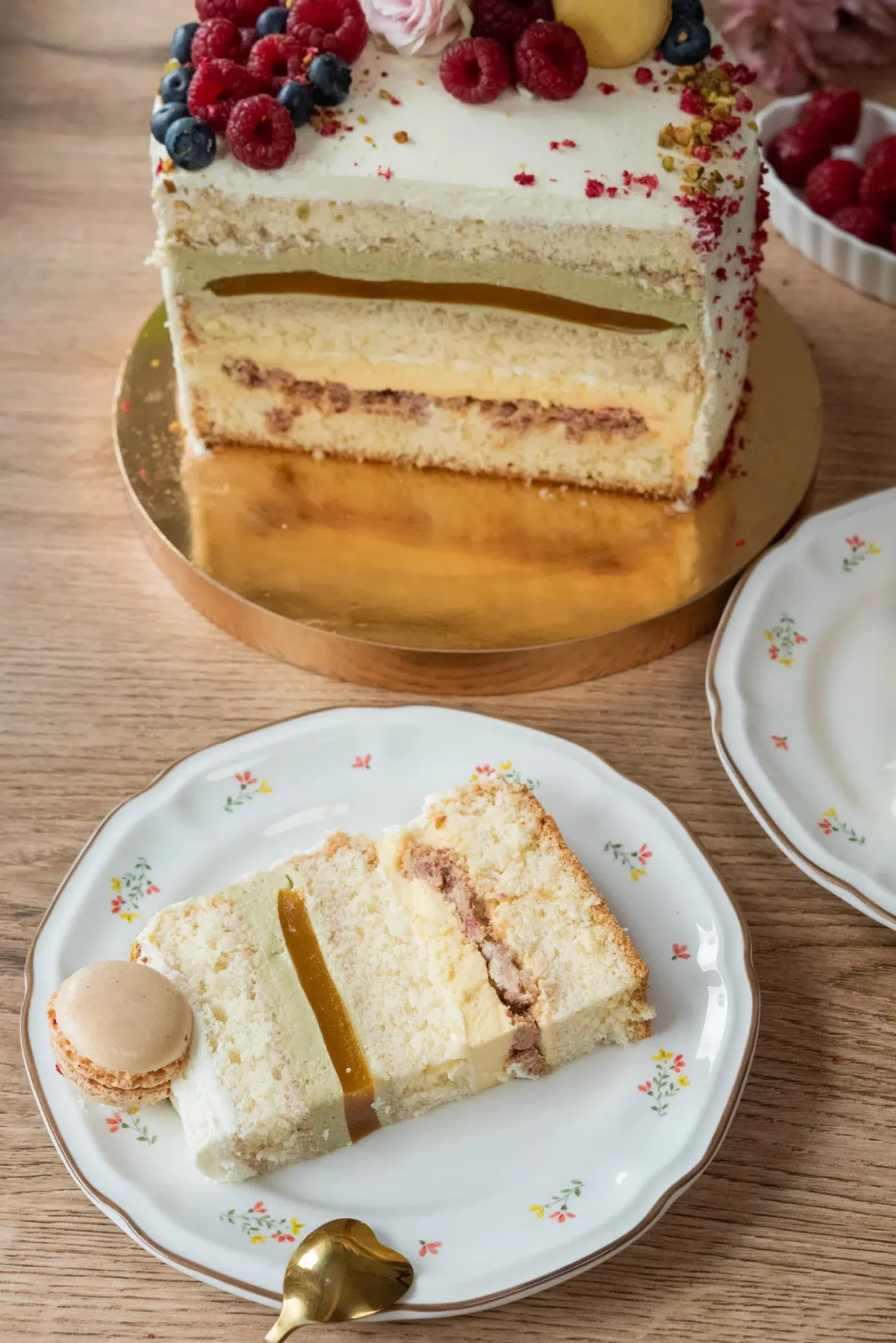 Tort mango-pistacja