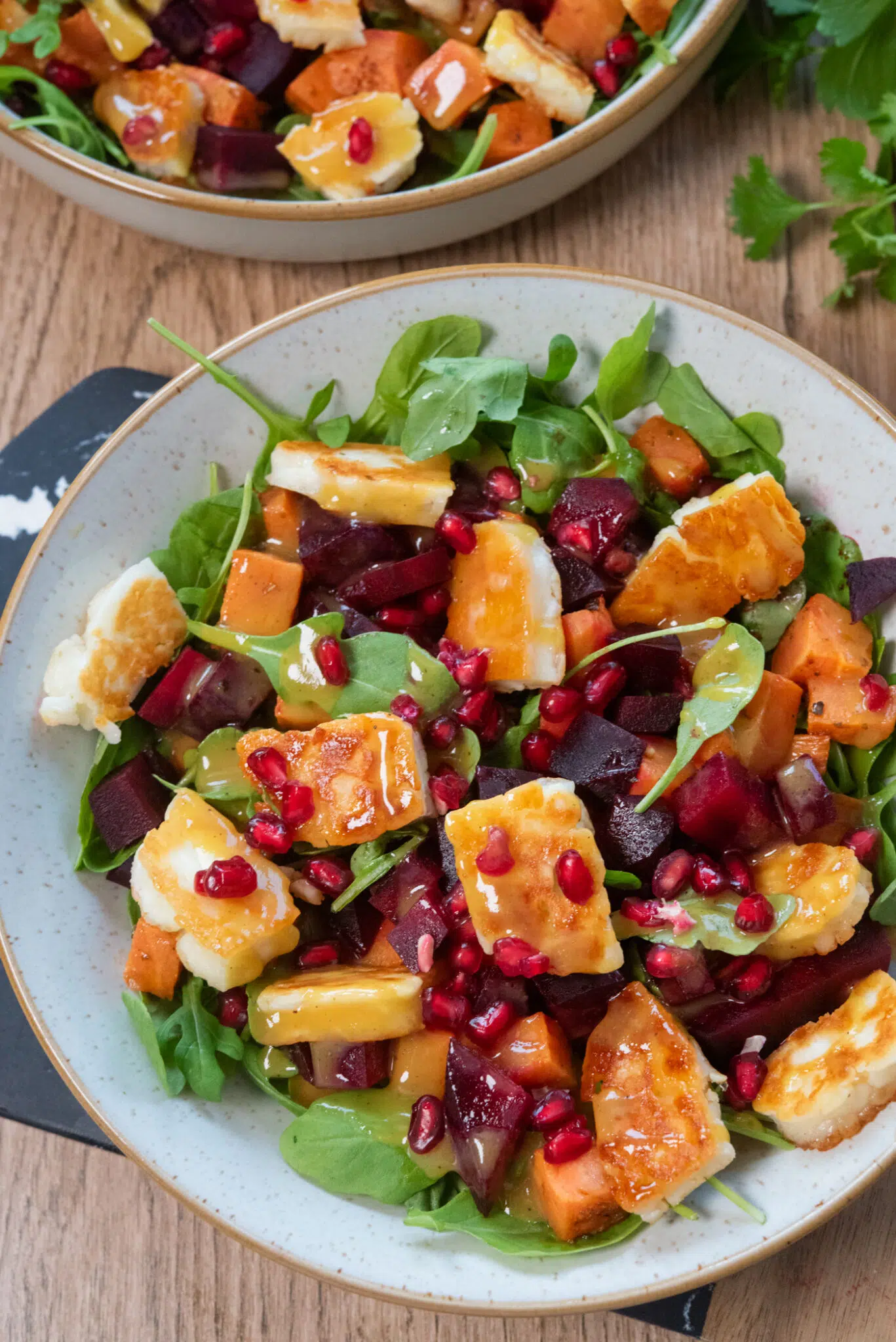 Sałatka z pieczonym burakiem, batatami i halloumi