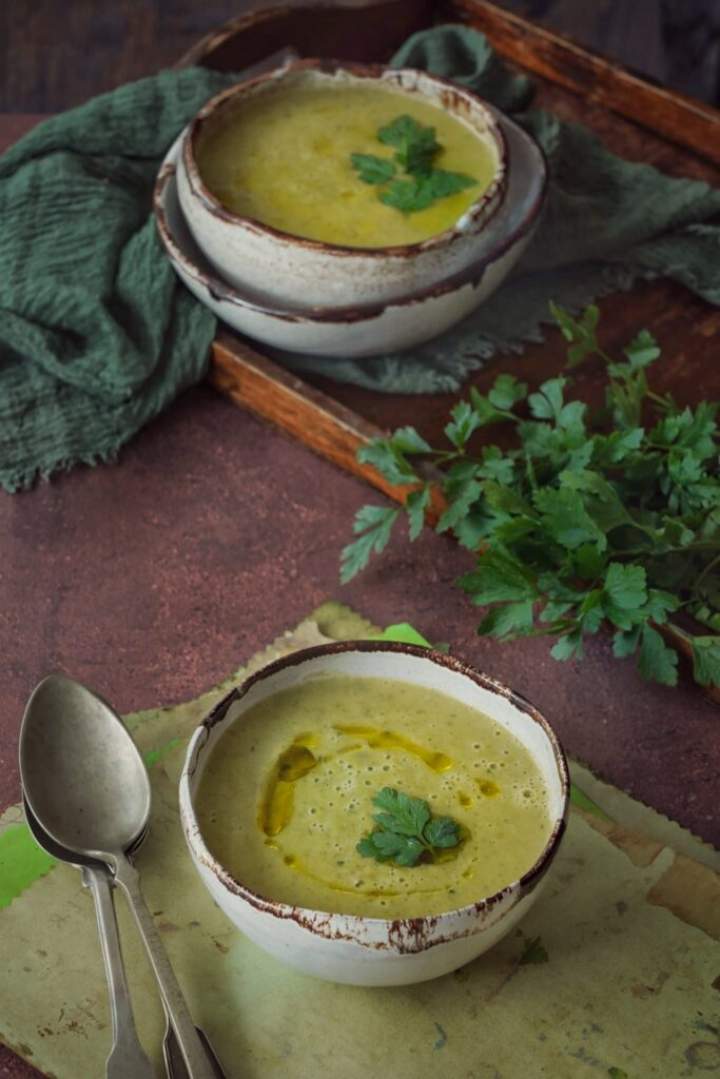 Krem brokułowy z cukinią i groszkiem