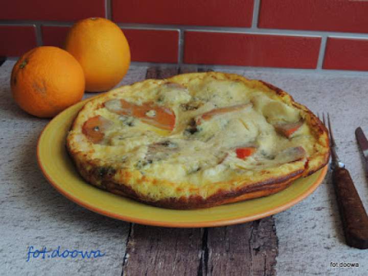 Omlet z persymoną i serem pleśniowym
