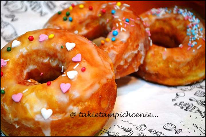 Donaty – amerykańskie doughnuts – pączki z dziurką