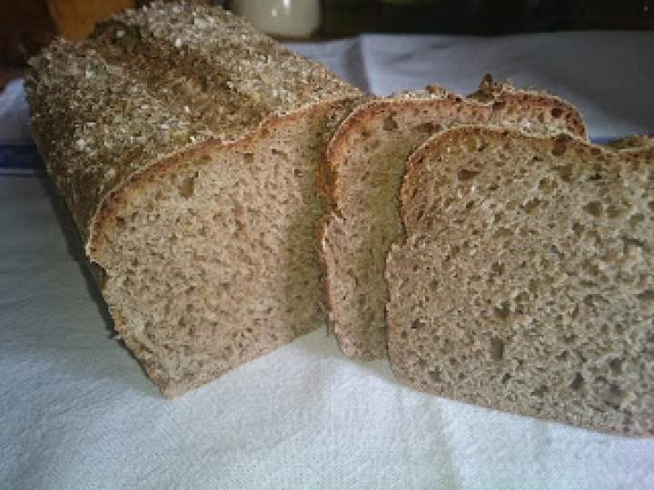 chleb z pszennymi otrębami