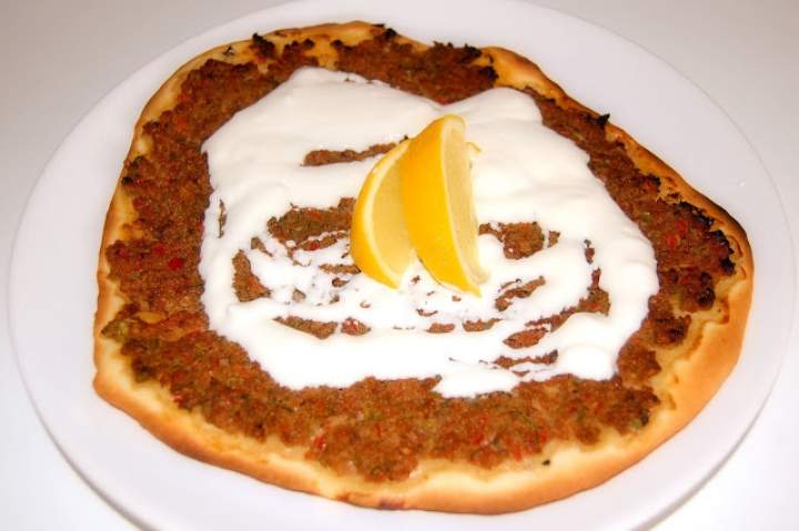 Lahmacun – turecka pizza