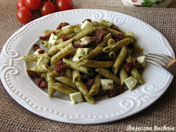 Penne z Pesto i suszonymi pomidorami