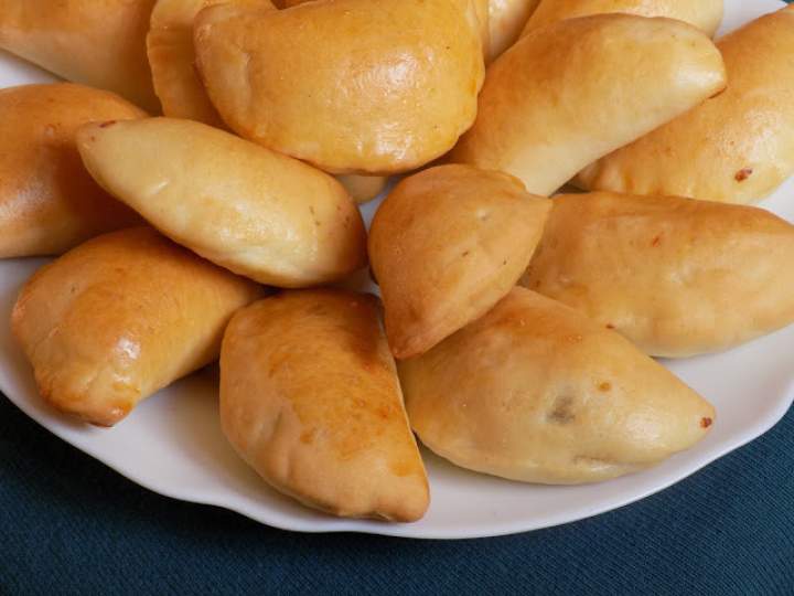 Pierogi drożdżowe z kaszą gryczaną i serem