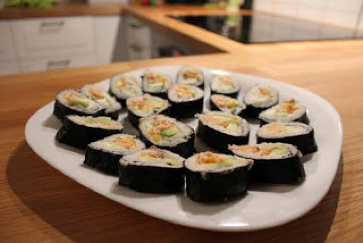 Sushi- jak zrobić? Przepis krok po kroku dla początkujących