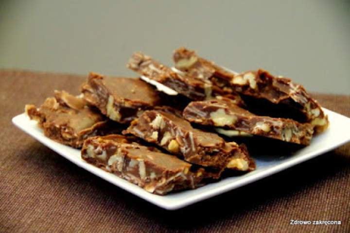 Wegańska czekolada deserowa z orzechami
