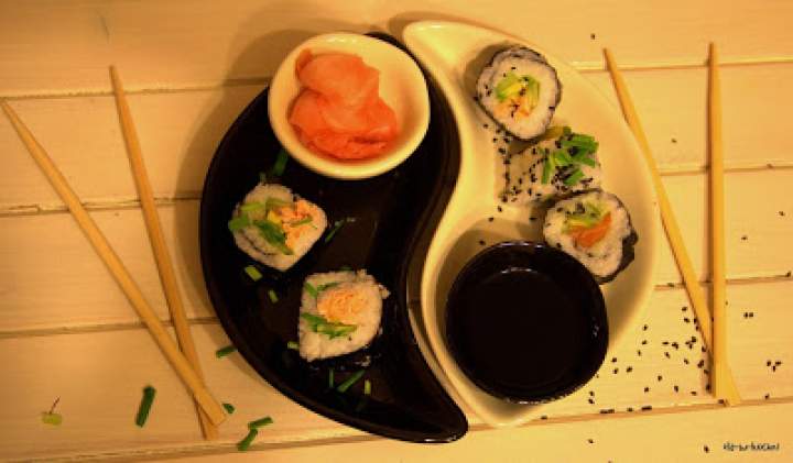 Domowe Maki- sushi z łososiem i nie tylko