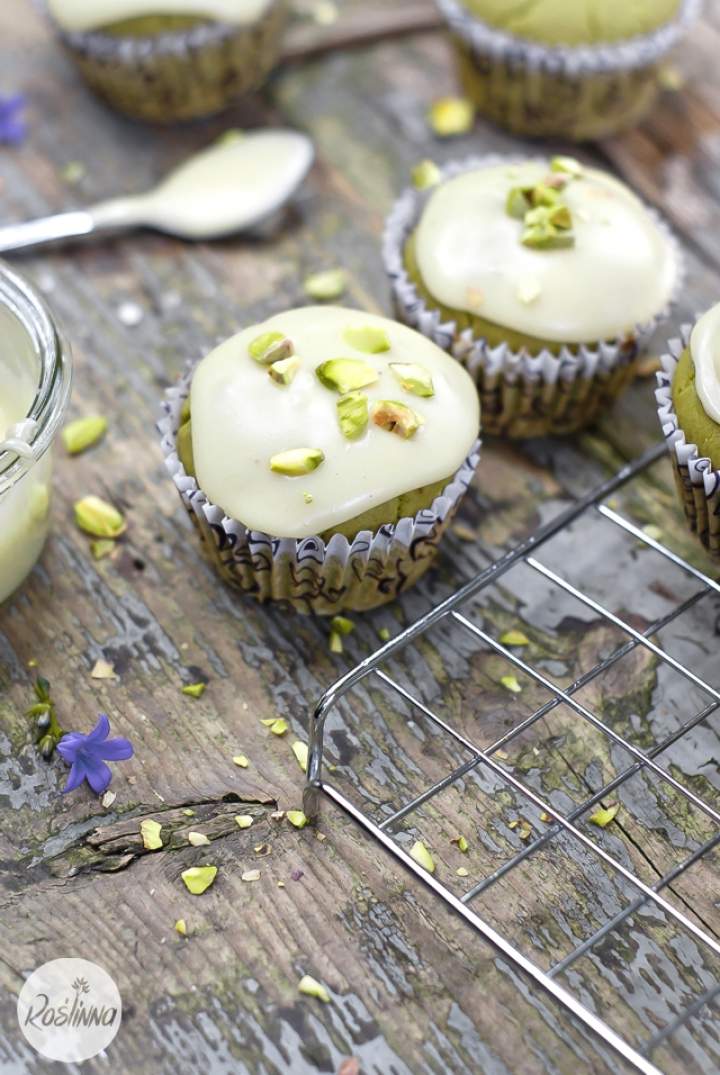 Muffinki matcha – wegańskie i bezglutenowe