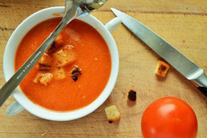 NIE-zwykła pomidorowa – jak przemycić marchewkę, pietruszkę i paprykę do dziecięcego menu?:)