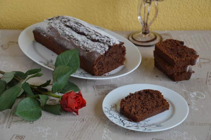 Babka czekoladowa z powidłami śliwkowymi