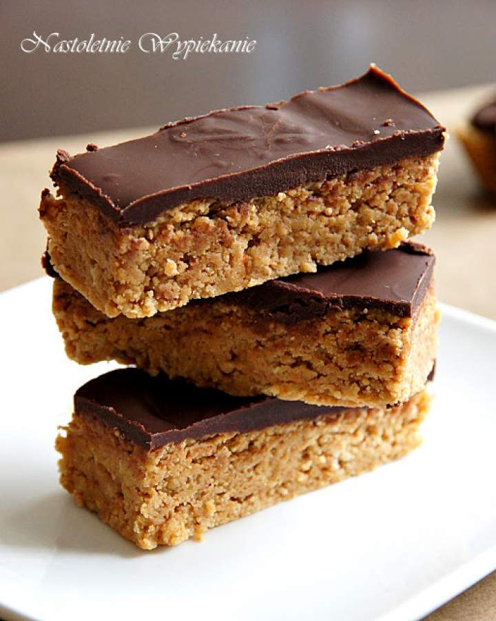 Batoniki orzechowe z czekoladą