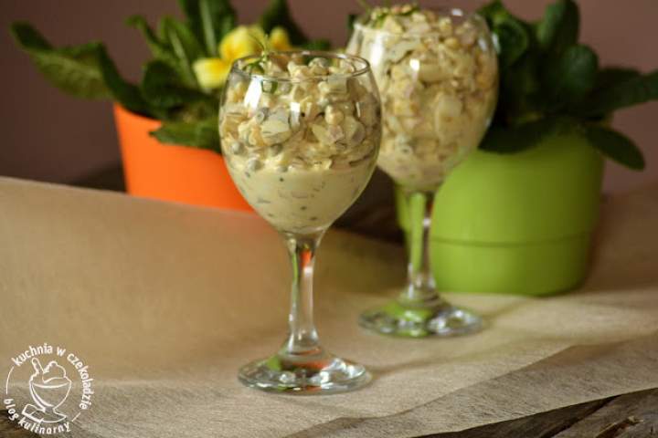 Sałatka z pierożkami ravioli