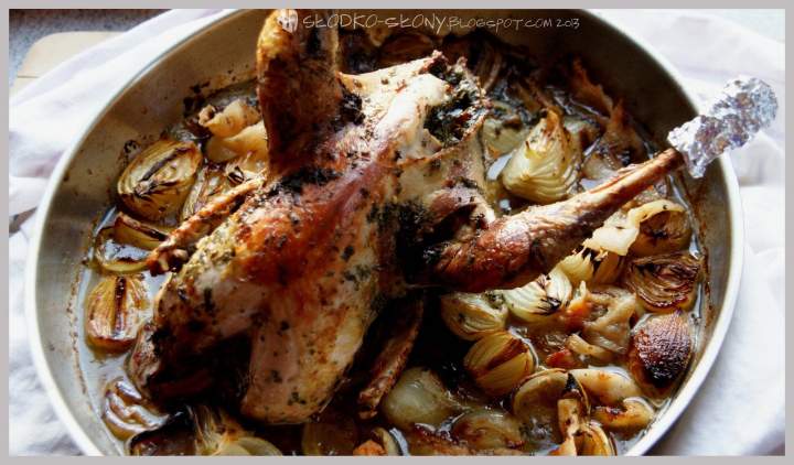 Bażant pieczony z cebulą / Roasted pheasant with onion