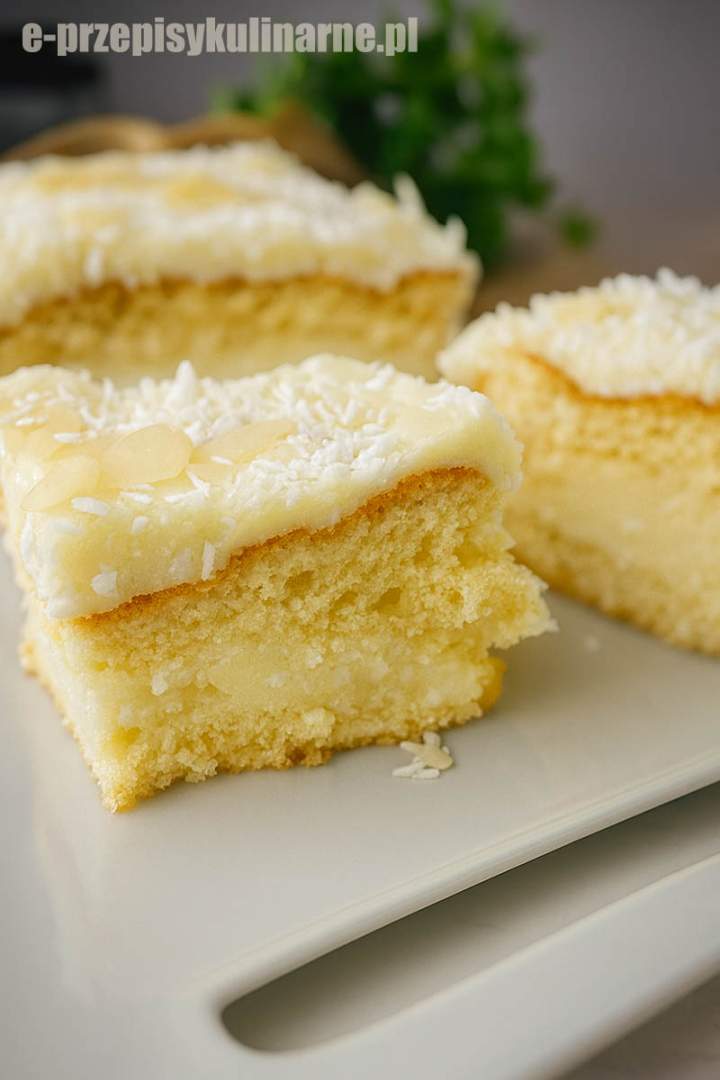 Ciasto Pijane Rafaello – wilgotne, kokosowe i obłędnie pyszne