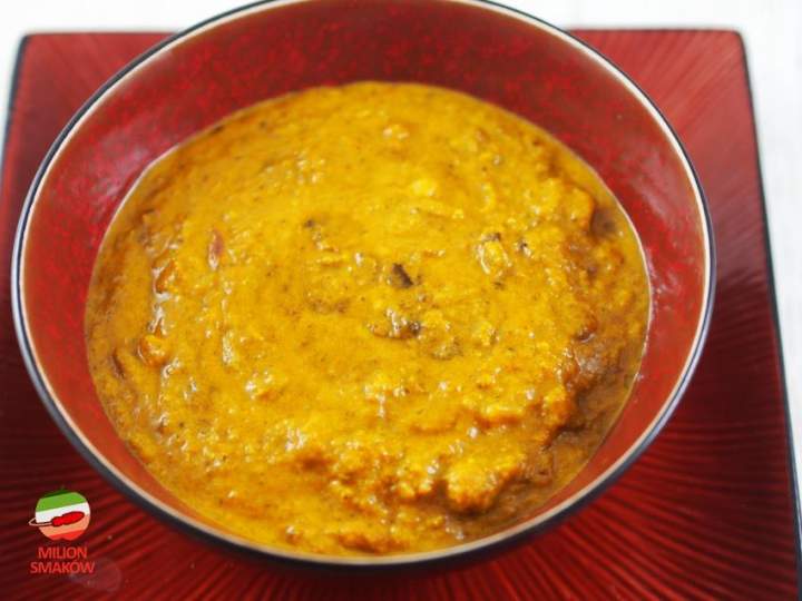 Klasyczne curry z ziemniakami i ciecierzycą
