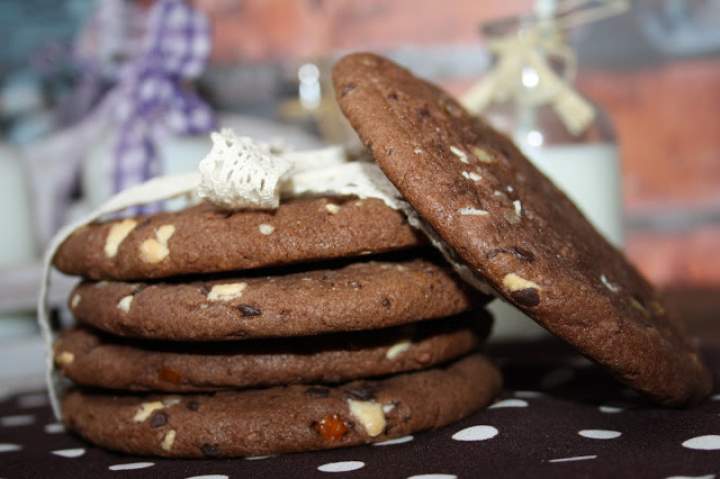 BROWNIE Z ORZECHAMI I CZEKOLADĄ